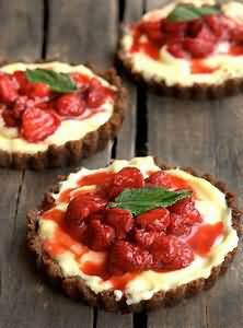 Tartlets, strawberry, homemade